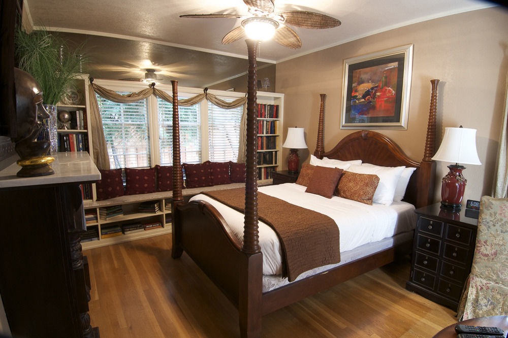At Parkside Bed & Breakfast 4*