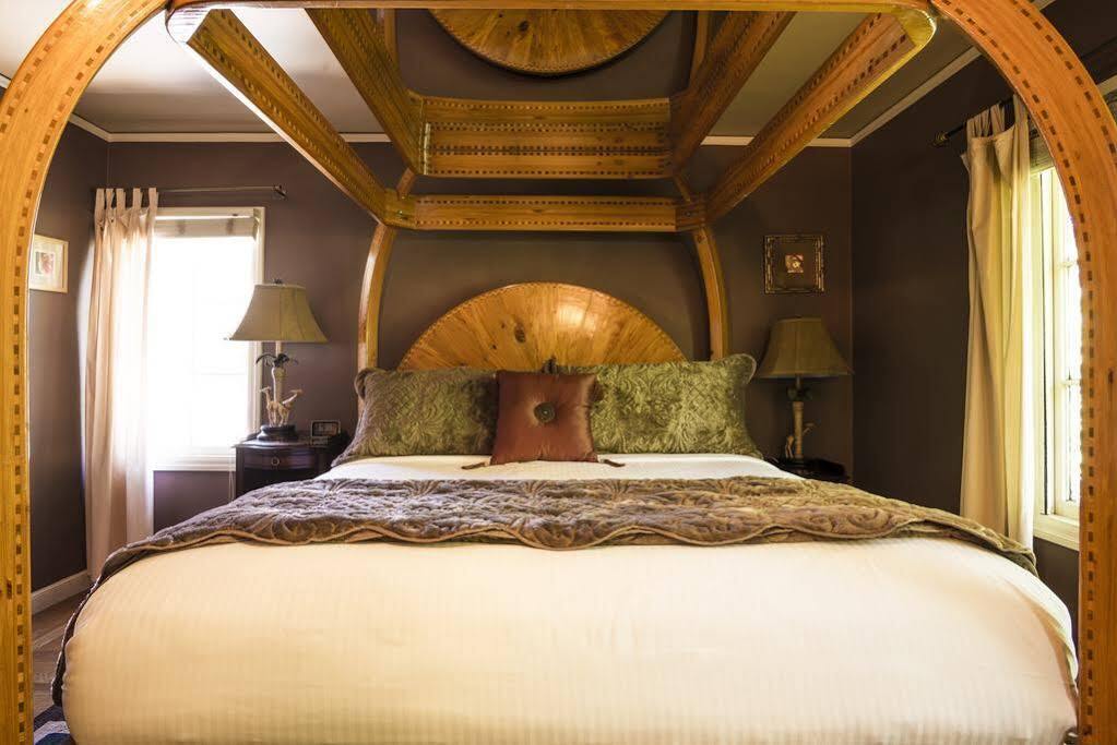 Bed & Breakfast At Parkside 4*
